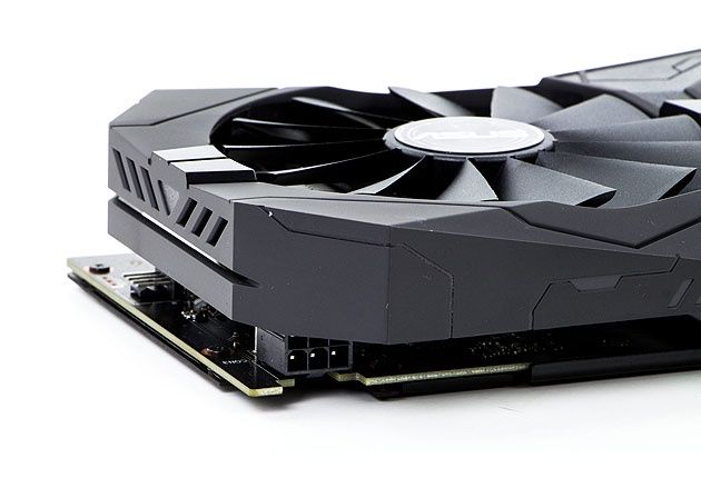 ASUS ROG STRIX O4G Gaming GTX 1650 - dodatkowe gniazdko zasilania