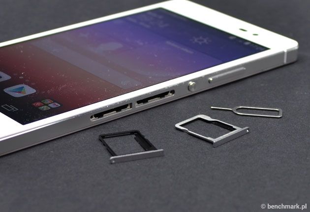 Huawei Ascend P7 - sloty