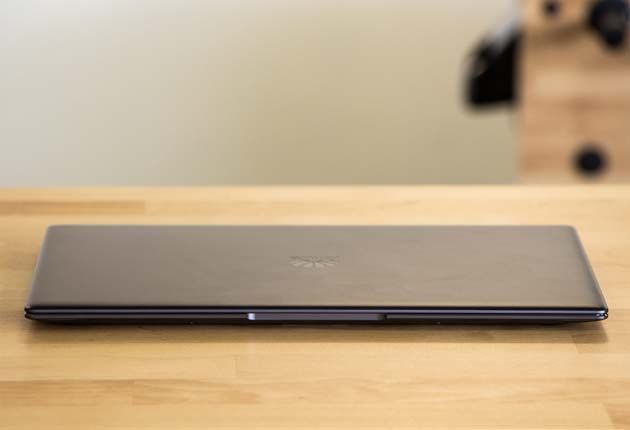 Huawei MateBook X Pro  przednia krawędź