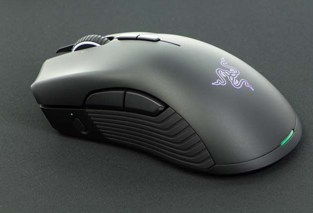 Razer Mamba Hyperflux + Firefly Hyperflux – widok lewego boku myszki