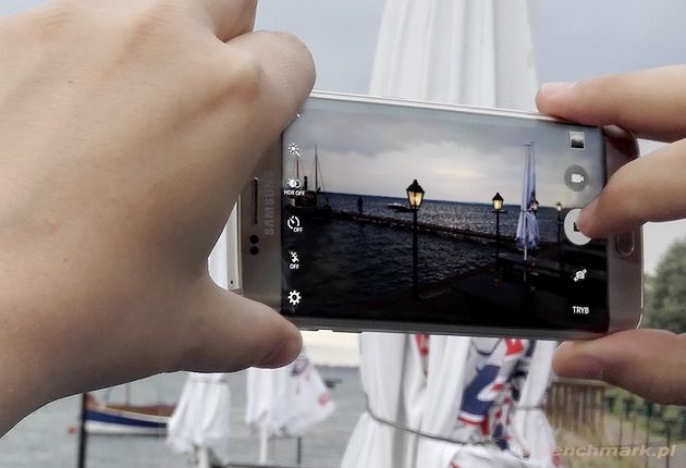 Samsung S6 Edge dłonie fotografowanie