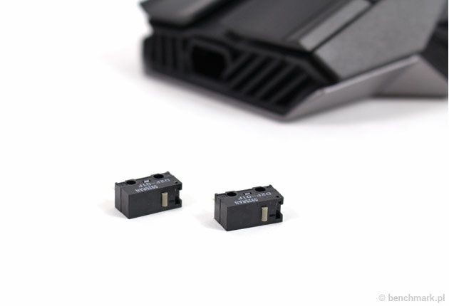 Asus ROG Spatha - przełączniki Omron dołączone do zestawu
