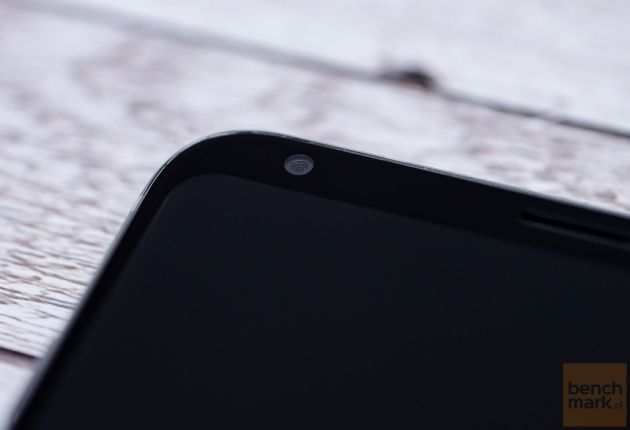 LG V30 przedni aparat