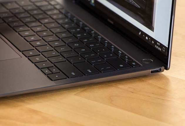 Huawei MateBook X Pro prawy bok