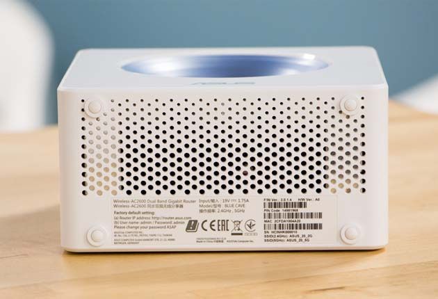 Asus Blue Cave otwory wentylacyjne od spodu