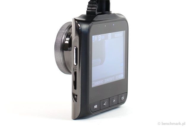 Xblitz P100 - ekran pod kątemn
