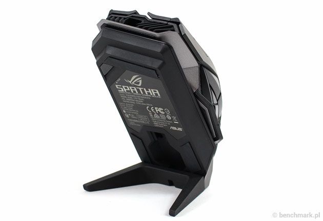 Asus ROG Spatha - mysz na stacji dokującej