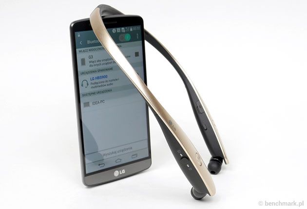LG Tone Infinim HBS-900 ze smartfonem