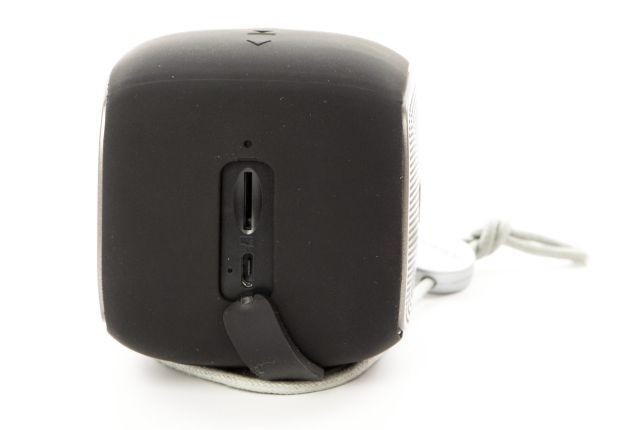 Edifier MP200 porty