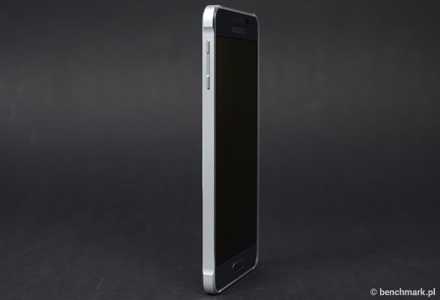 Samsung Galaxy Alpha - metalowy bok obudowy