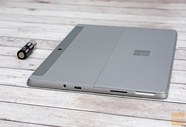 Microsoft Surface Go port USB typ C