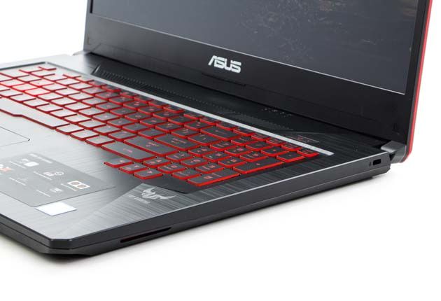 Asus TUF Gaming FX705GD-EW070 prawy bok