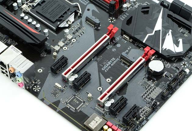 Gigabyte Z370 Aorus Gaming K3 - sloty PCI Express