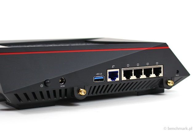 Asus RT-AC5300 od tyłu