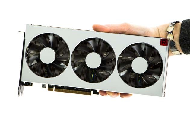 Radeon VII nie jest przesadnie dużą kartą