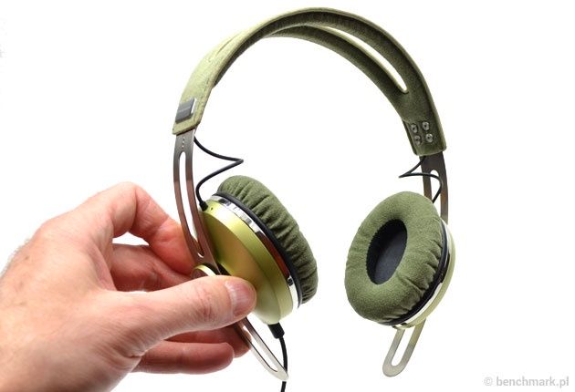 Momentum On-Ear