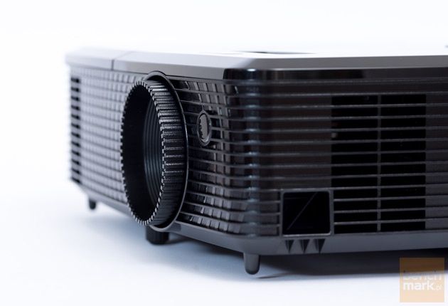 Optoma HD142X wysunięty obiektyw