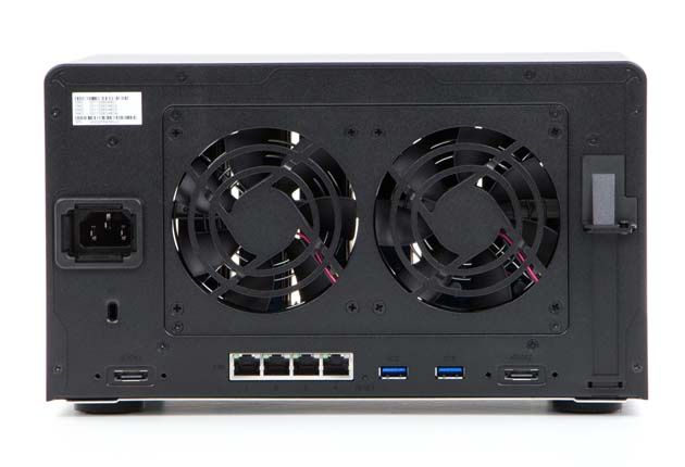Synology DS1618+ tył