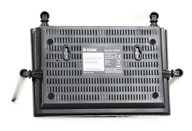 D-Link DIR-825/EE tył