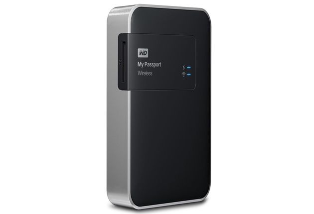 WD My Passport Wireless 2TB na stojąco