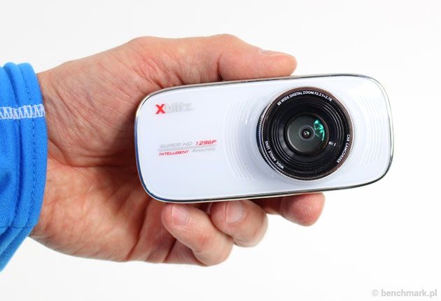 Xblitz P200 - w ręce