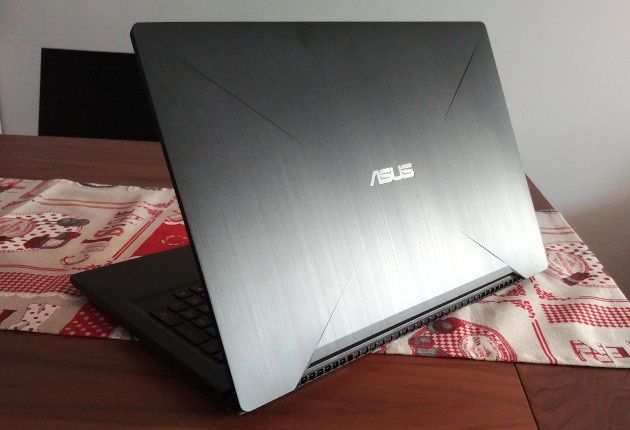 Asus FX503VD pokrywa ekranu