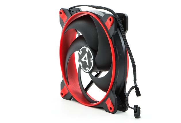 Arctis BioniX P140 bokiem