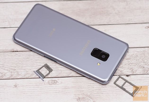 Samsung Galaxy A8 (2018) tacki