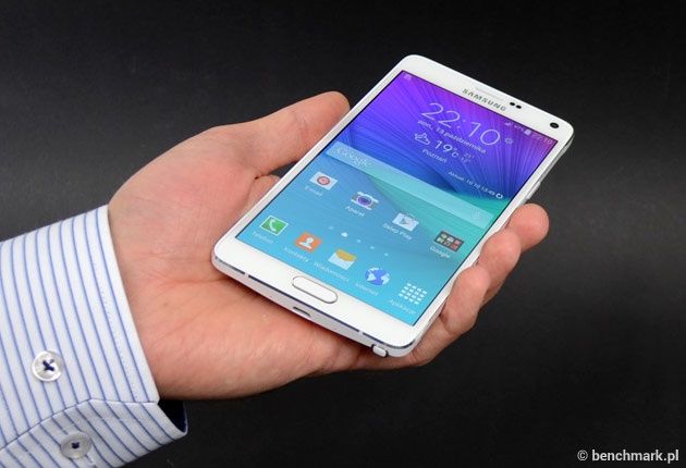 Samsung Galaxy Note 4 - w ręce