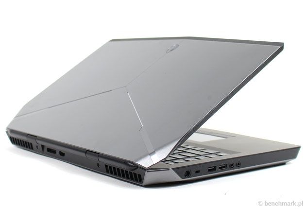 Dell Alienware 17 tył