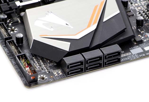 Gigabyte X470 Aorus Gaming 7 Wi-Fi - porty SATA