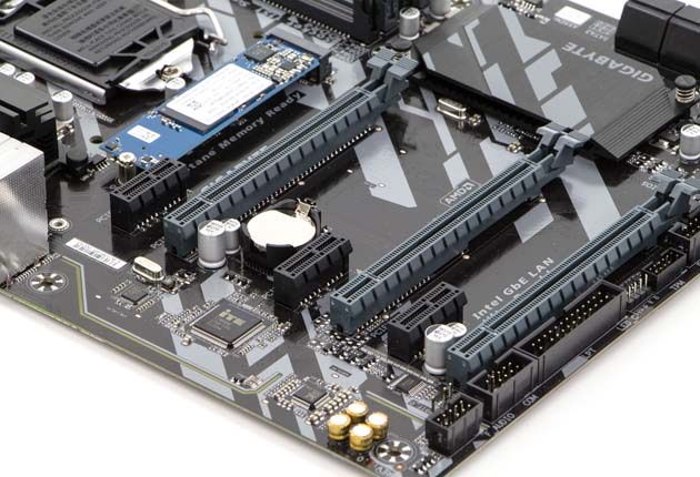 Gigabyte Z370 HD3-OP - sloty