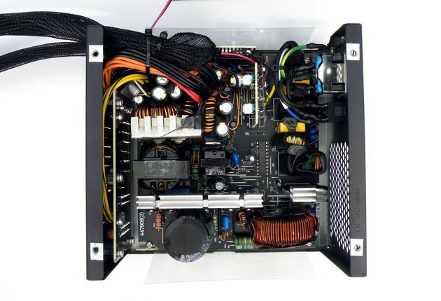 be quiet! Pure Power 11 600W CM - wnętrze