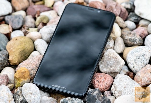 Motorola One kamienie