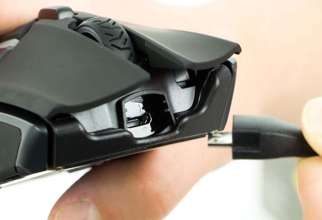 SteelSeries Rival 650 - ładowanie