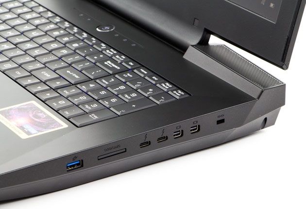 Hyperbook GTR87 VR3 SLI prawy bok