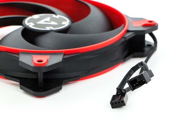 Arctis BioniX P140 - wtyczka i przejściówka