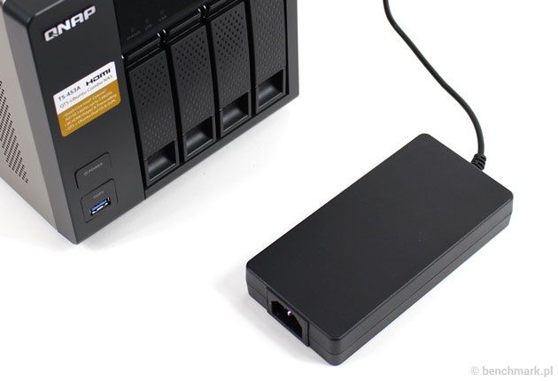 QNAP TS453A