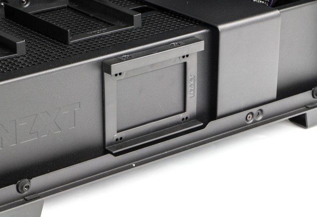 NZXT H700i tacka ssd piwnica
