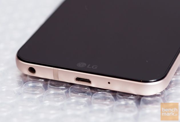 LG Q6 port microUSB