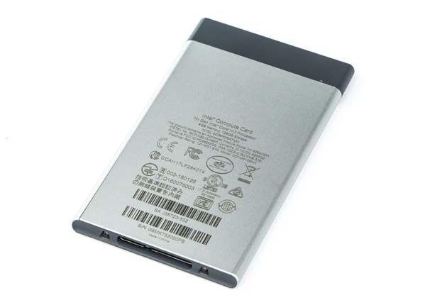 Intel Compute Card z drugiej strony