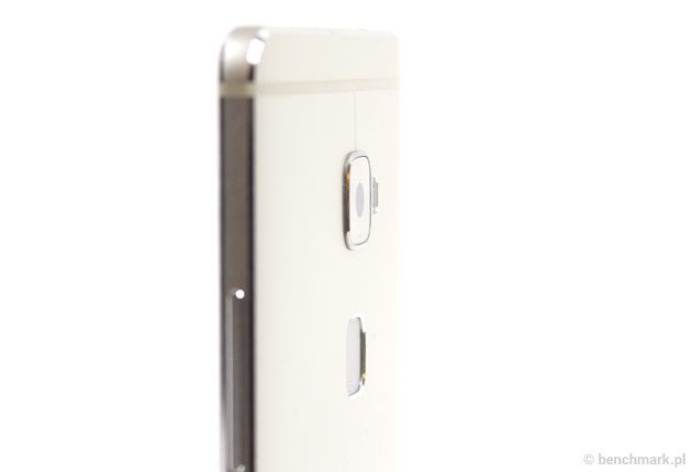Huawei Mate S pod kątem tył