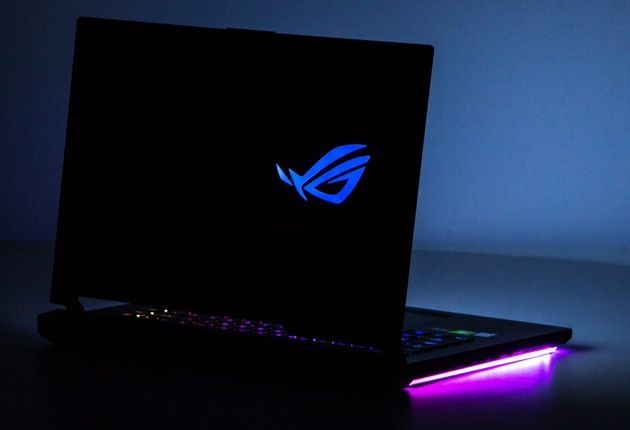 Asus ROG Strix Hero III G531GW-ES013 tył profil