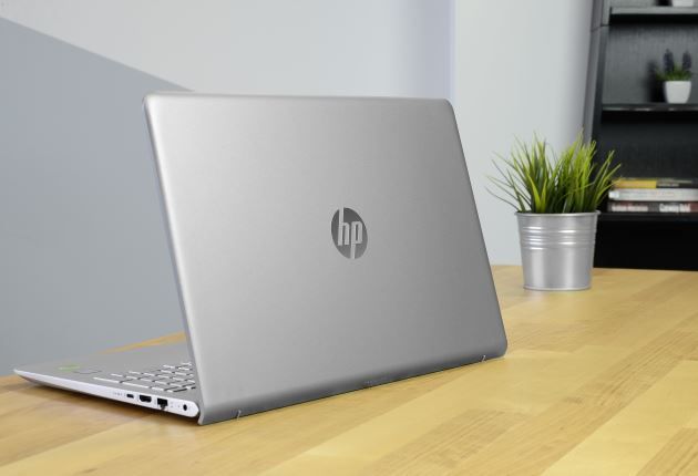 HP Pavilion 15-cc502nw tył profil