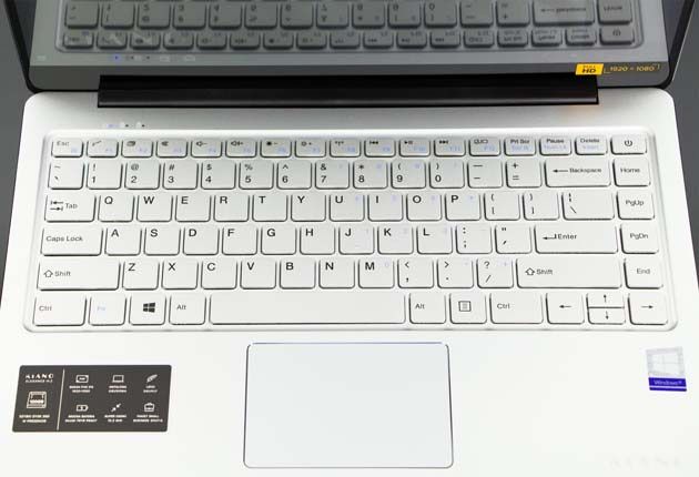 Kiano Elegance 14.2 klawiatura
