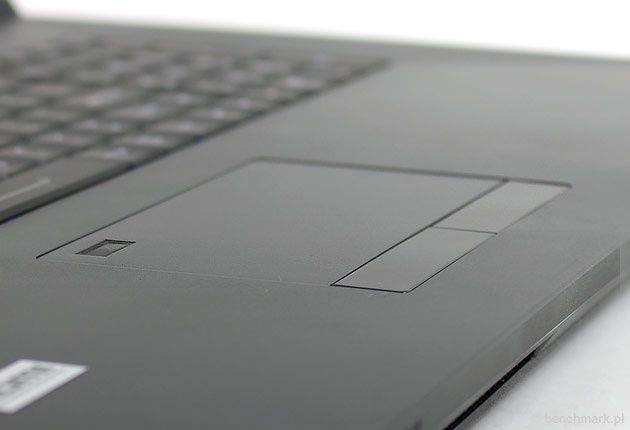Hyperbook GTR87 VR SLI touchpad
