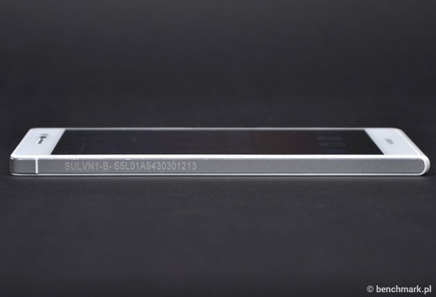 Huawei Ascend P7 - lewy bok