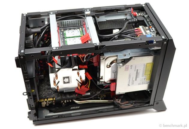 MSI Nightblade wnętrze 2