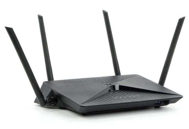 D-Link EXO AC2600 pod kątem