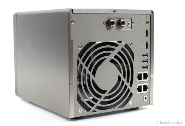 QNAP TS453A
